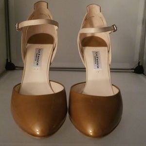 Neiman Marcus Gold/Bronze La Fenice Venezia Pump
